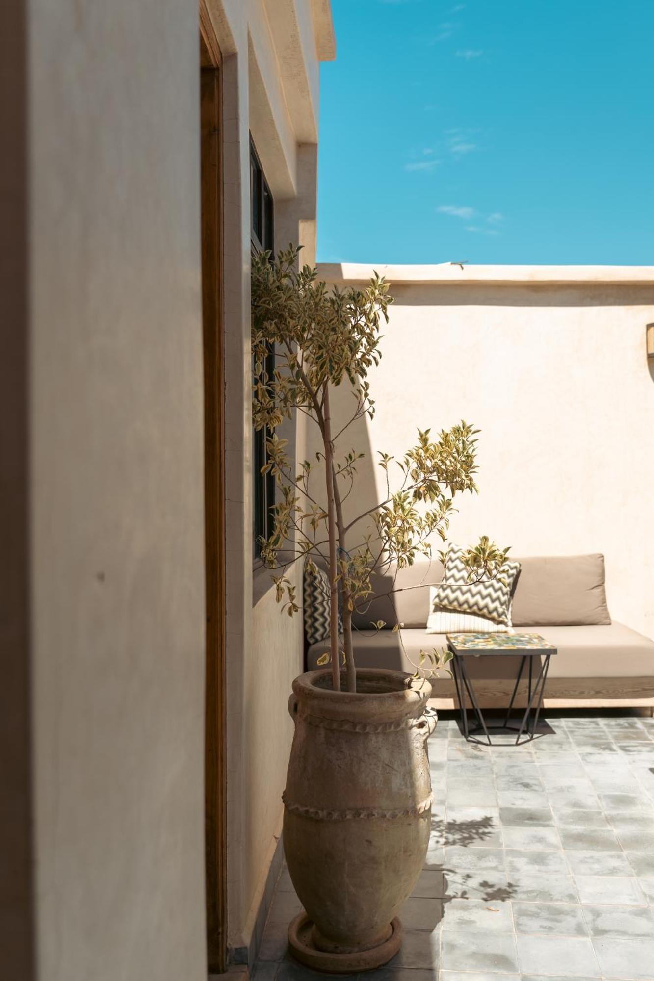 Riad Selyen *